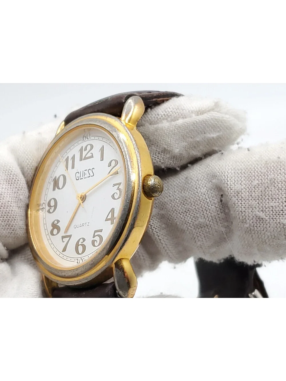 Vintage 1990 Guess Quartz Womens Watch New Battery White Dial Gold Tone 33mm